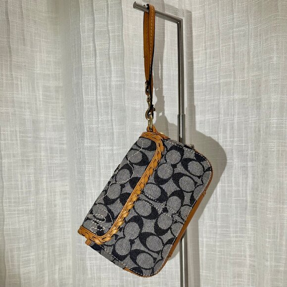 SOLD - COACH Bleecker Vachetta Leather Signature Denim Floral Applique Wristlet - Picture 12 of 15